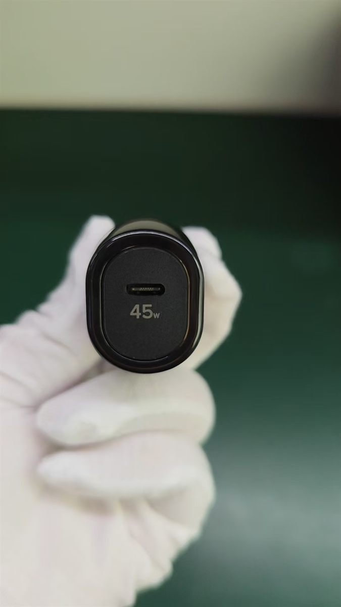 45W USB-C fast car charger front port close-up